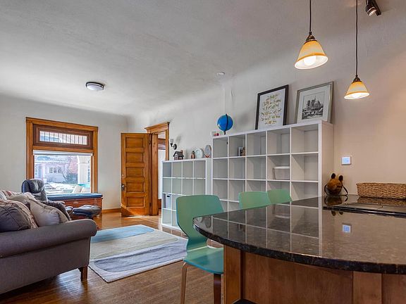 5th image of 2447 Girard Ave S #1