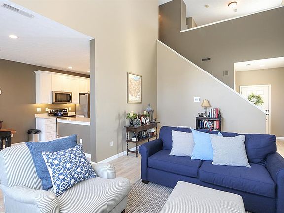 5th image of 9170 Great Lakes Cir