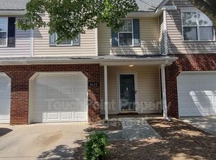 8624 Robinson Forest Dr, Charlotte, NC