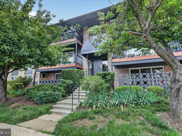 204 Park Terrace Ct SE APT 28, Vienna, VA 22180