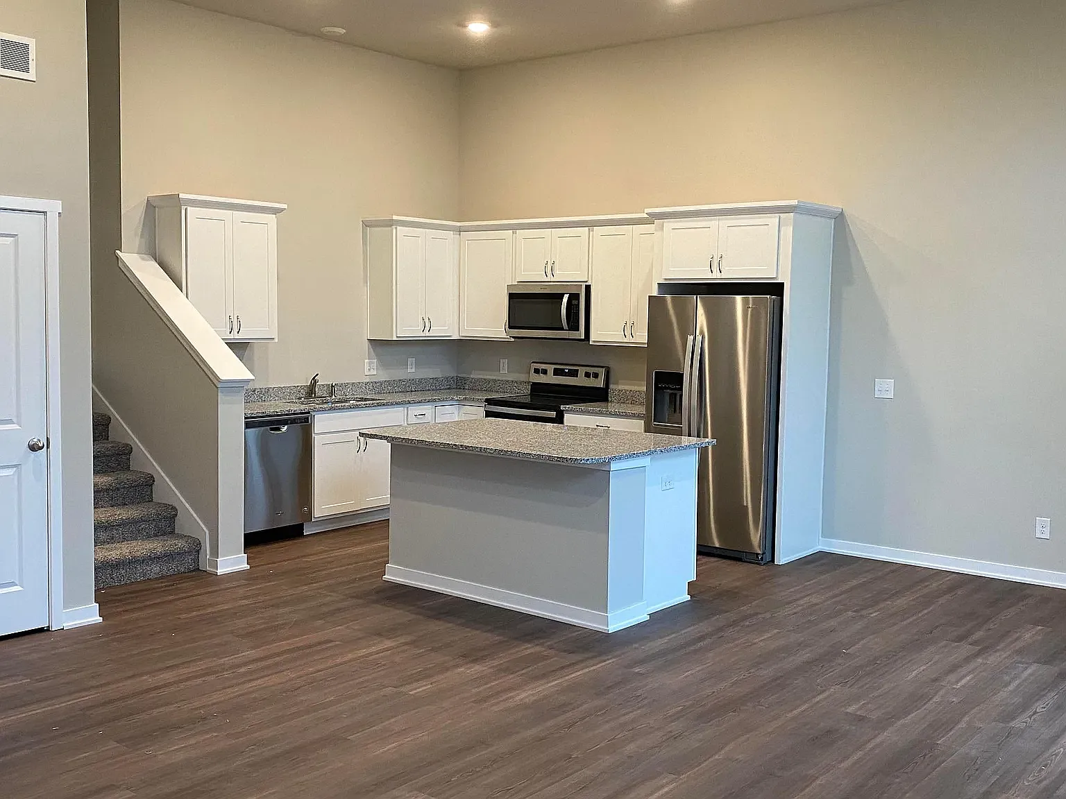 918 Northeast Traverse Drive - 0 — Photo 3