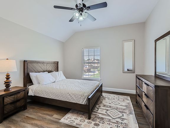3rd image of 2520 Leicester Ct