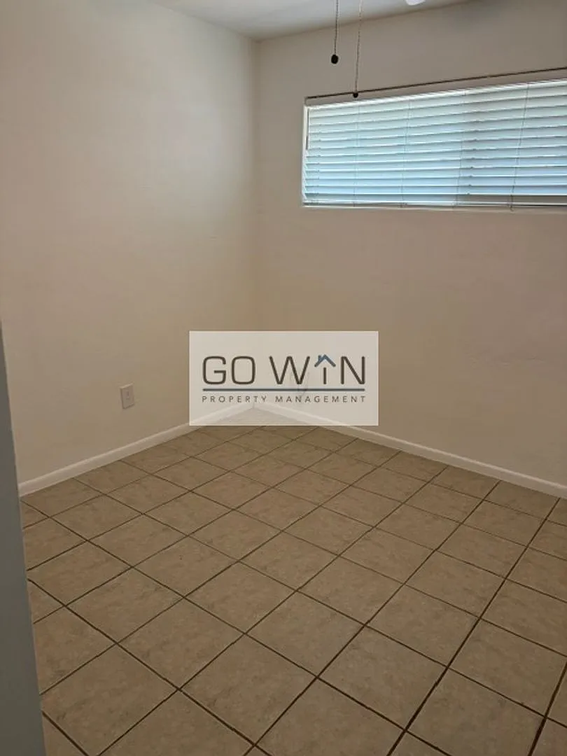 3636 E Verde Ln — Photo 2