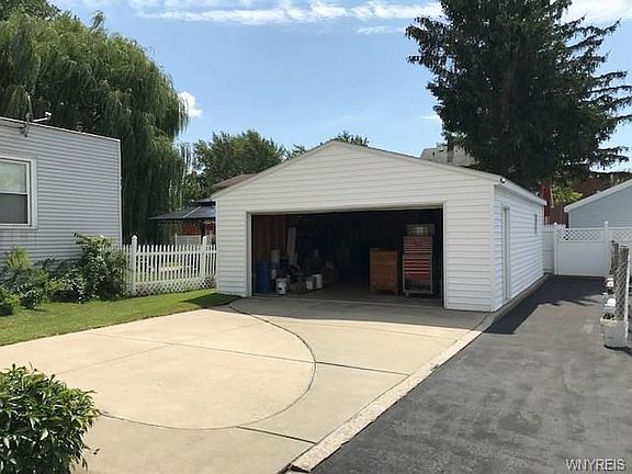 4th image of 50 Lake St