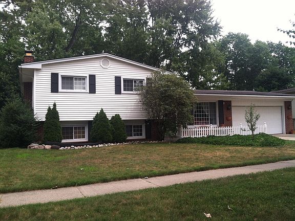2nd image of 21310 Birchwood St