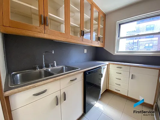 Rented by FirstService Realty (legacy) | media 5
