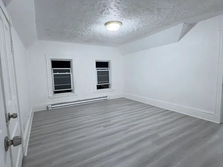 33 Greenbrier St #3 — Photo 13