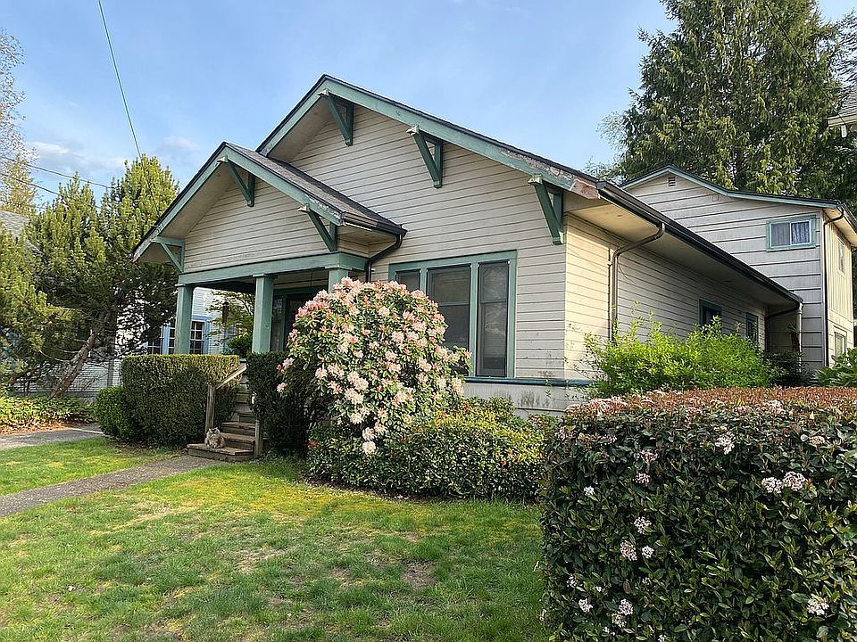 2nd image of 307 18th Ave SE