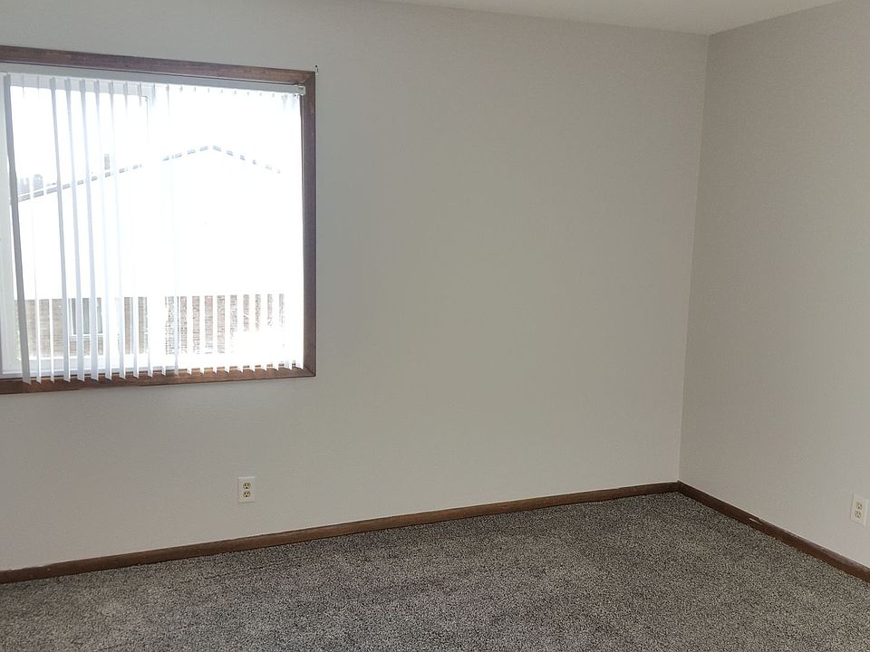 Le Chateau Apartment Rentals Waterloo, IA Zillow