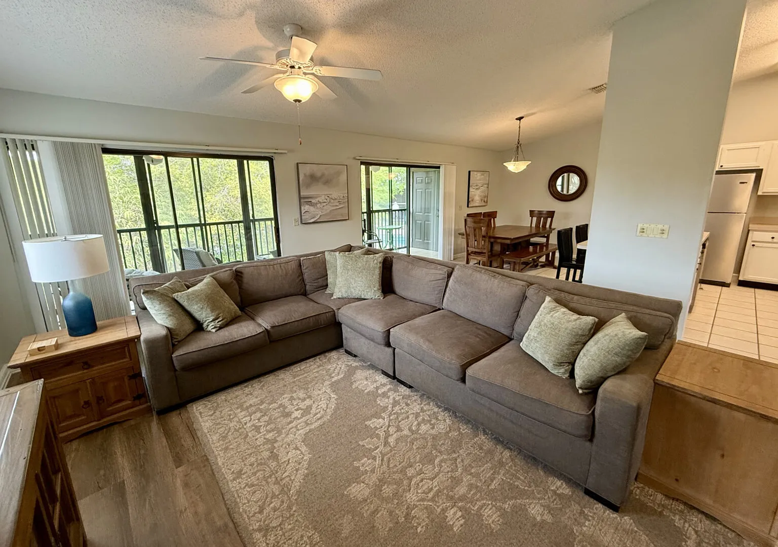 Private Retreat Under Oak Canopy Minutes from Beach — Photo 2