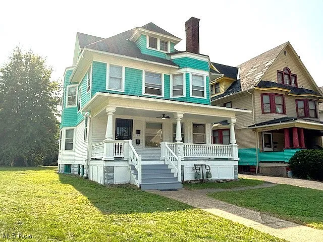 1896 Idlewood Ave photo 1