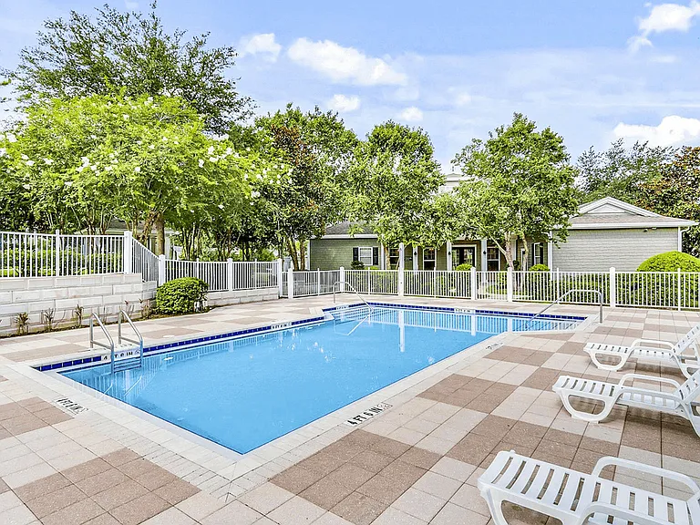 Cambridge Cove and Kathleen Pointe Apartment Homes — Photo 44