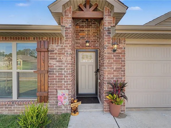 6011 NW Grant St, Bentonville, AR 72713