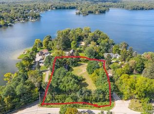 9 Annandale Rd, Leonard, MI 48367