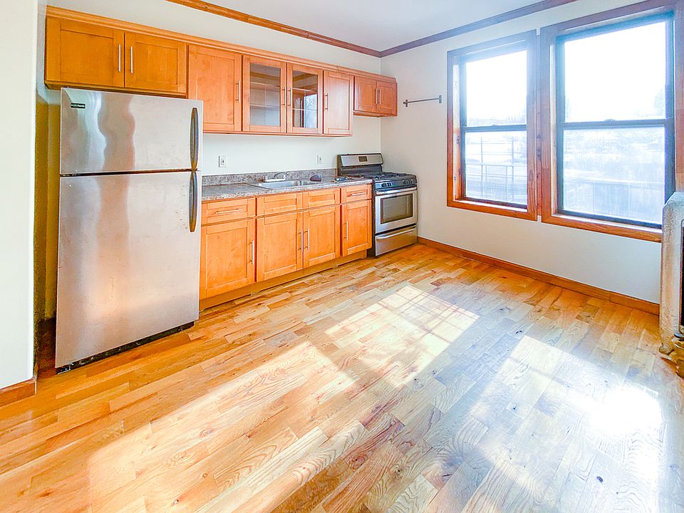 1st image of 81 Crooke Ave APT 31