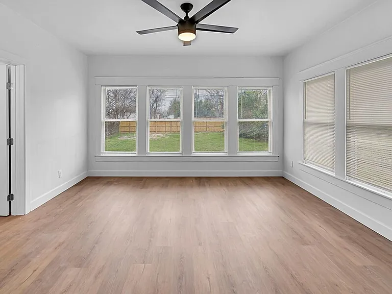 1602 Mitchell Ave — Photo 13
