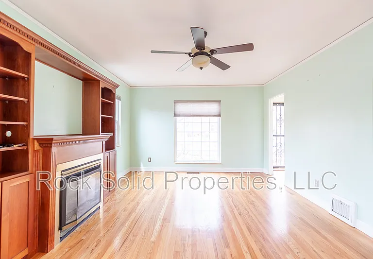 219 W 4th Ave — Photo 14