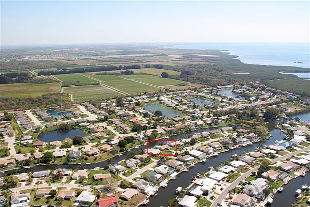 Easy Access to Sarasota Bay Home Outlined In Red
