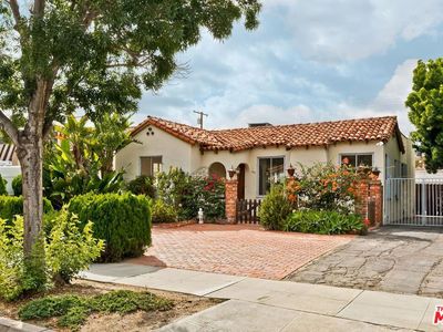 155 N Le Doux Rd, Beverly Hills, CA, 90211