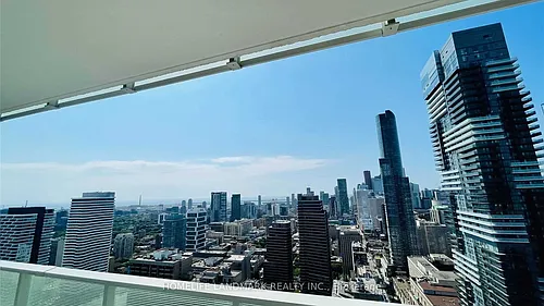501 Yonge St #4010 Photo 1