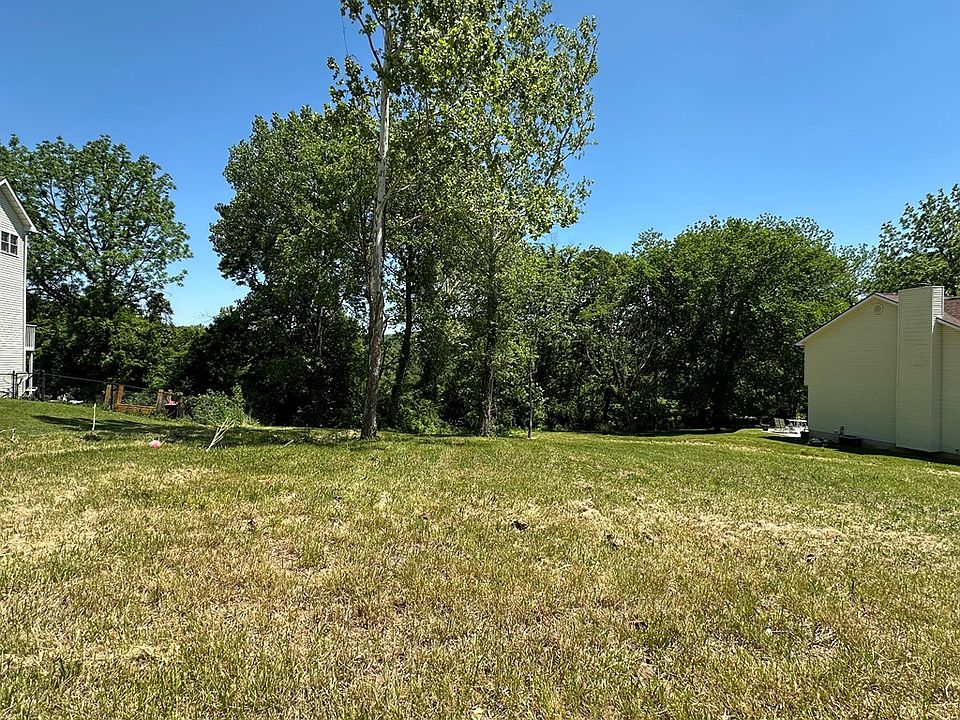 2nd image of 162 Applewood Dr