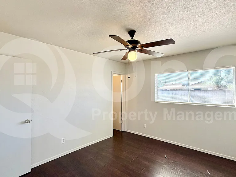 12602 N 21st Ave — Photo 10