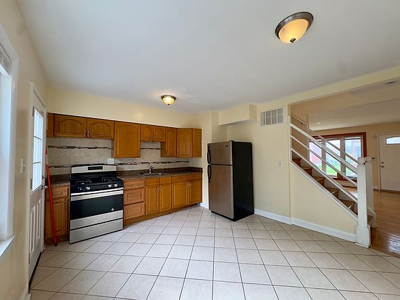 5th image of 1243 S Grantley St