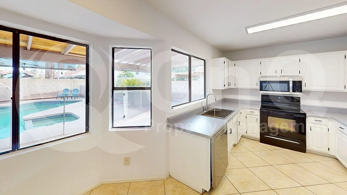 3 bed, 2.5 bath, 1804 sqft, $2,300 — Photo 4