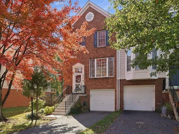 9729 Cheshire Ridge Cir, Manassas, VA 20110