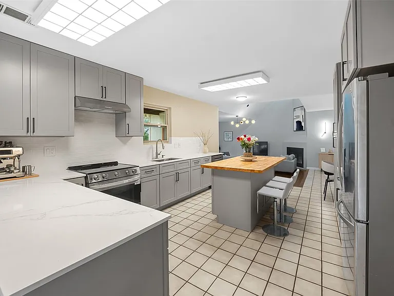 10511 Tweedsmuir Dr — Photo 13