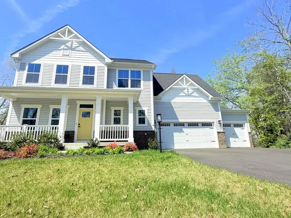 103 Lake Bluff Ct, Fredericksburg, VA 22406