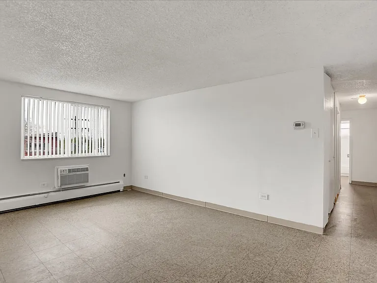 Section 8 Approved! Great location close to the city! — Photo 19