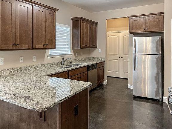5th image of 12919 Churchill Dr
