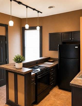 2nd image of 2244 S Kinnickinnic Ave #B