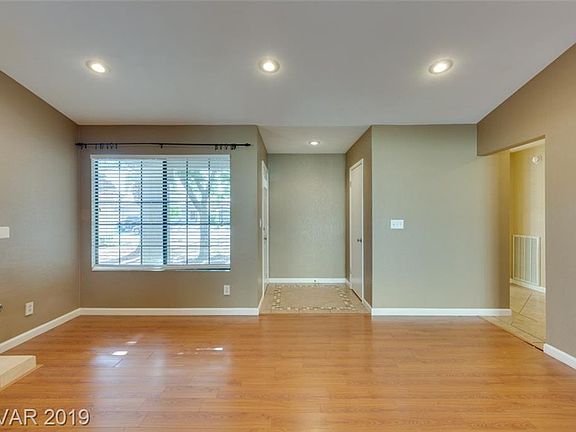 5th image of 317 Carrington St