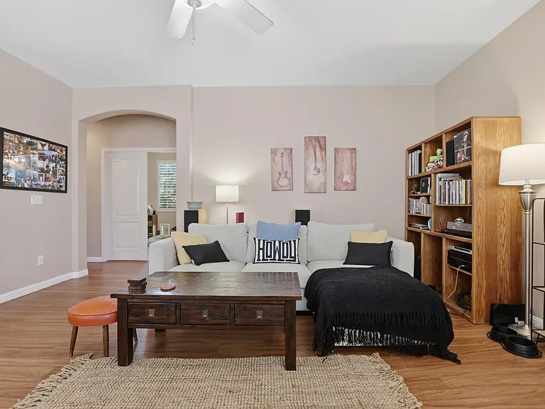881 S Porter St — Photo 3
