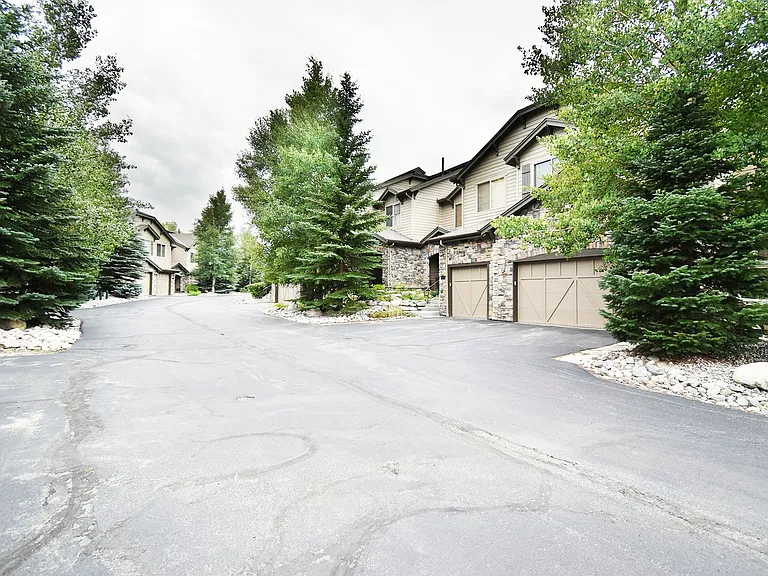 172 Robin Dr — Photo 7