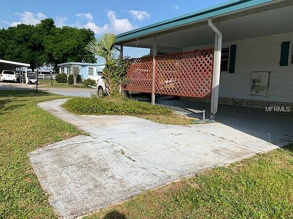 3rd image of 2121 Oak Grove Dr