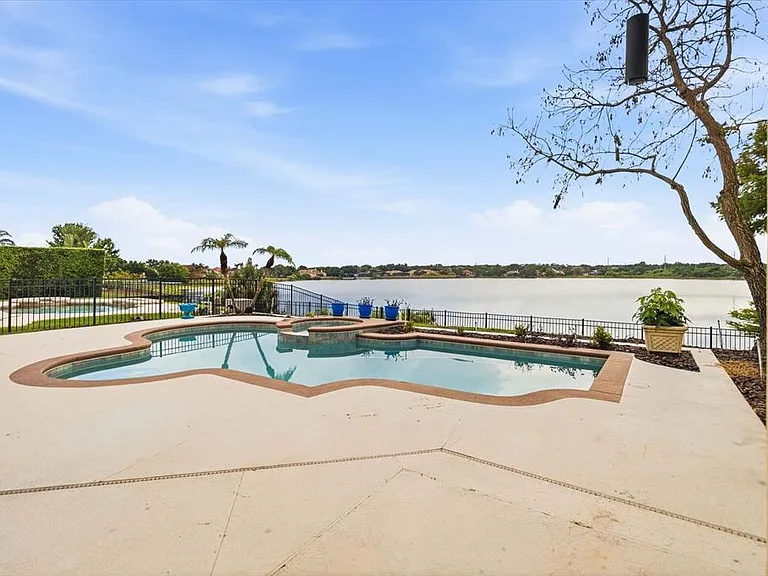 8310 Tivoli Dr — Photo 33