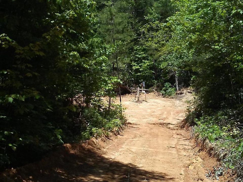 2nd image of Hamby Ln