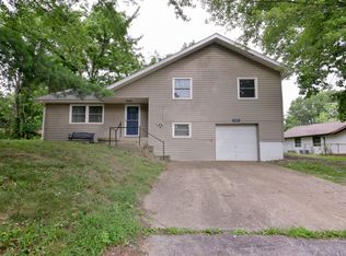 103 Elementary Rd, Reeds Spring, MO 65737