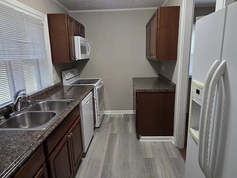 125 Decatur Rd — Photo 4