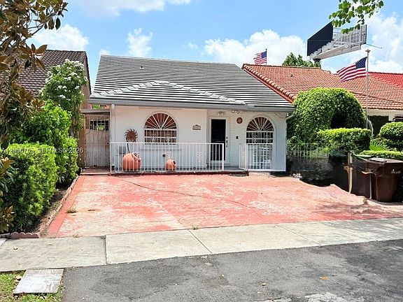 2nd image of 5941 W 20th Ln