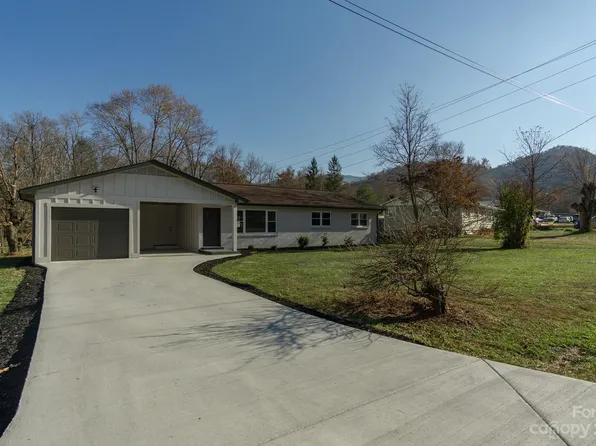 122 Hidden Valley Cir, Canton, NC 28716