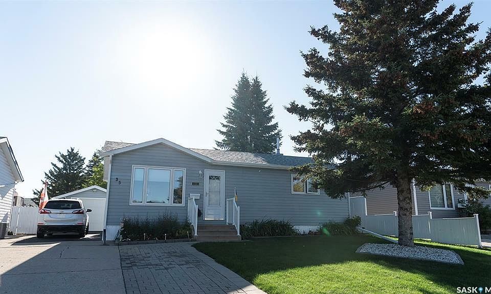 1st image of 35 Clarewood Cres