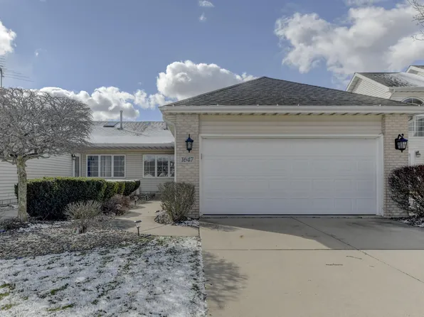 1647 Dogwood Dr, Crown Point, IN 46307