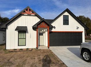 1302 Bowlin Ave, Port Neches, TX 77651