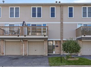 284 Dalehurst Dr #D, Ottawa, ON K2G 4J5