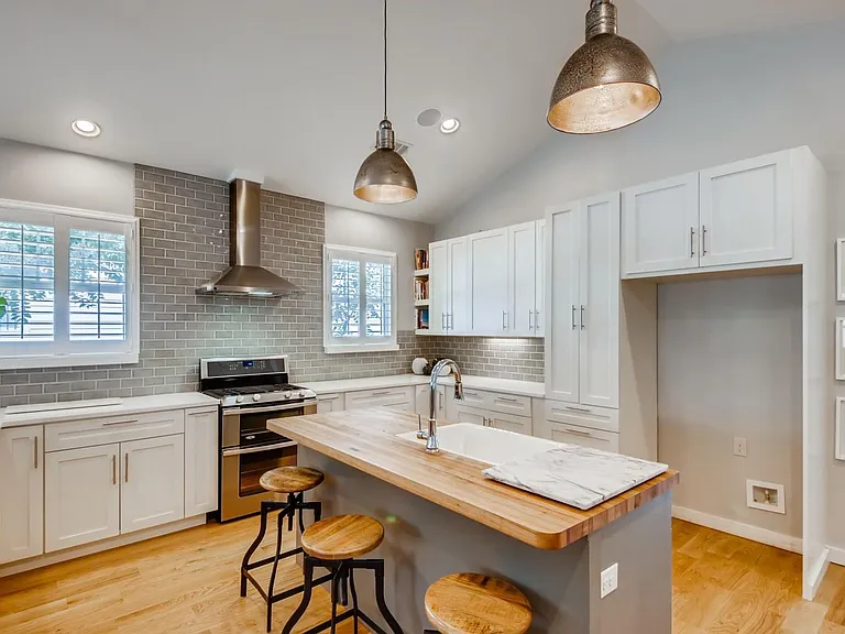 492 Rankin St NE — Photo 9