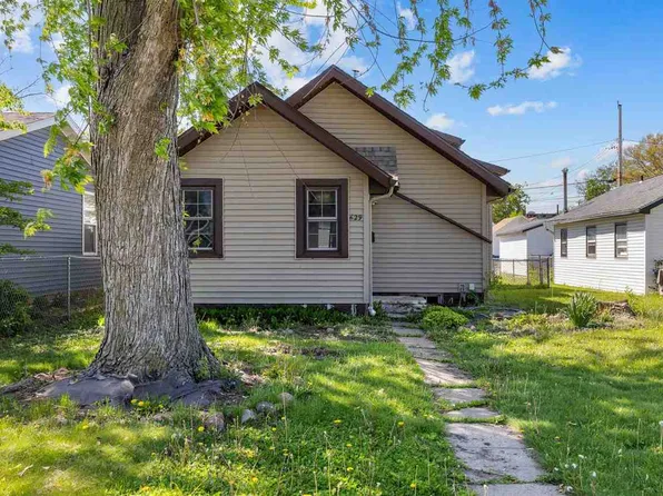 629 21st Ave SW, Cedar Rapids, IA 52404